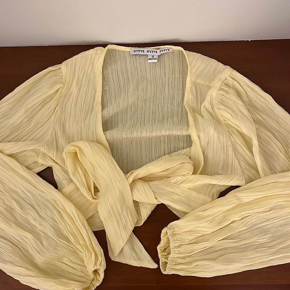 HYFVE yellow front tie top size small never worn